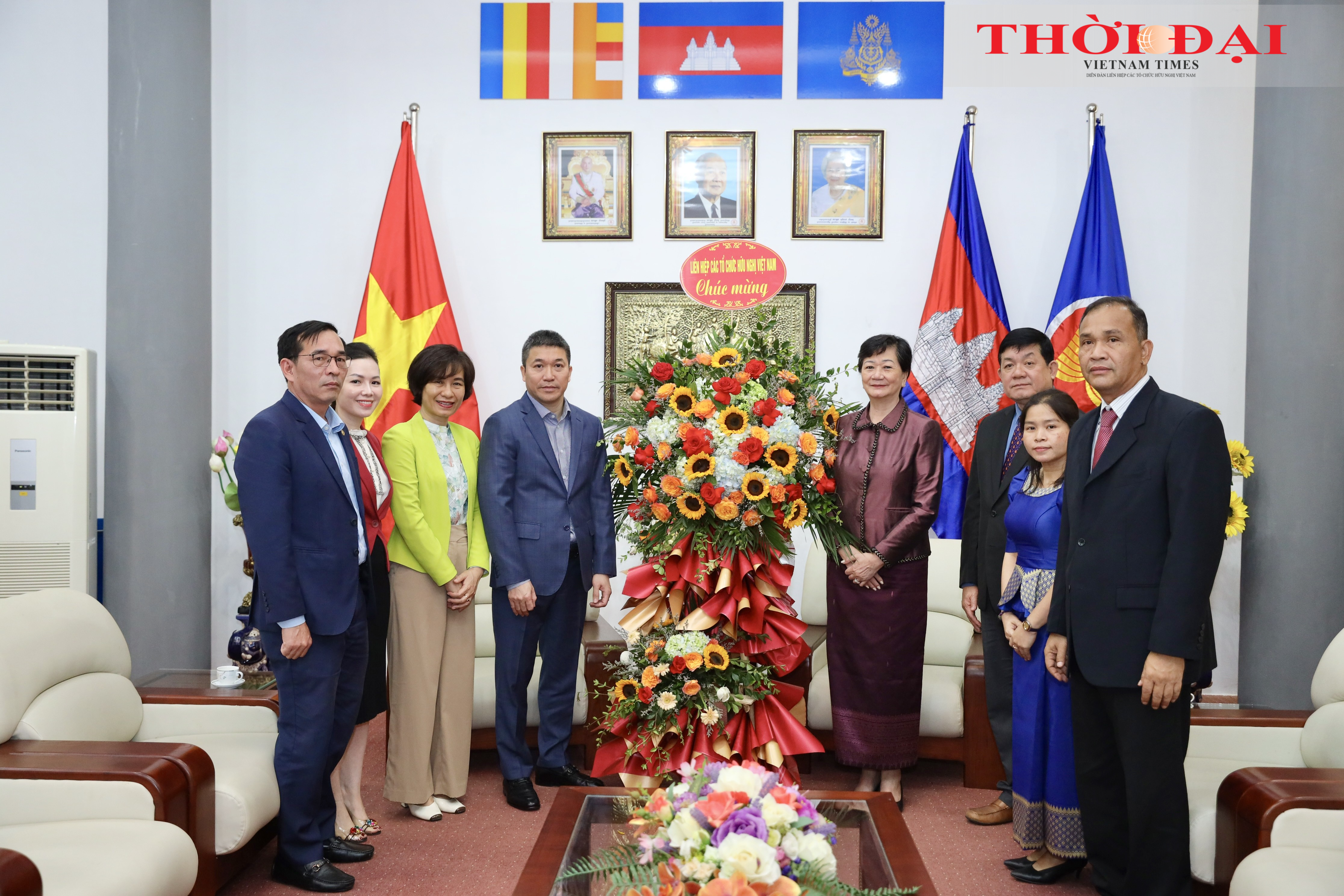Liên hiệp các tổ chức hữu nghị Việt Nam chúc mừng Quốc khánh Campuchia Liên hiệp các tổ chức hữu nghị Việt Nam chúc mừng Quốc khánh Campuchia