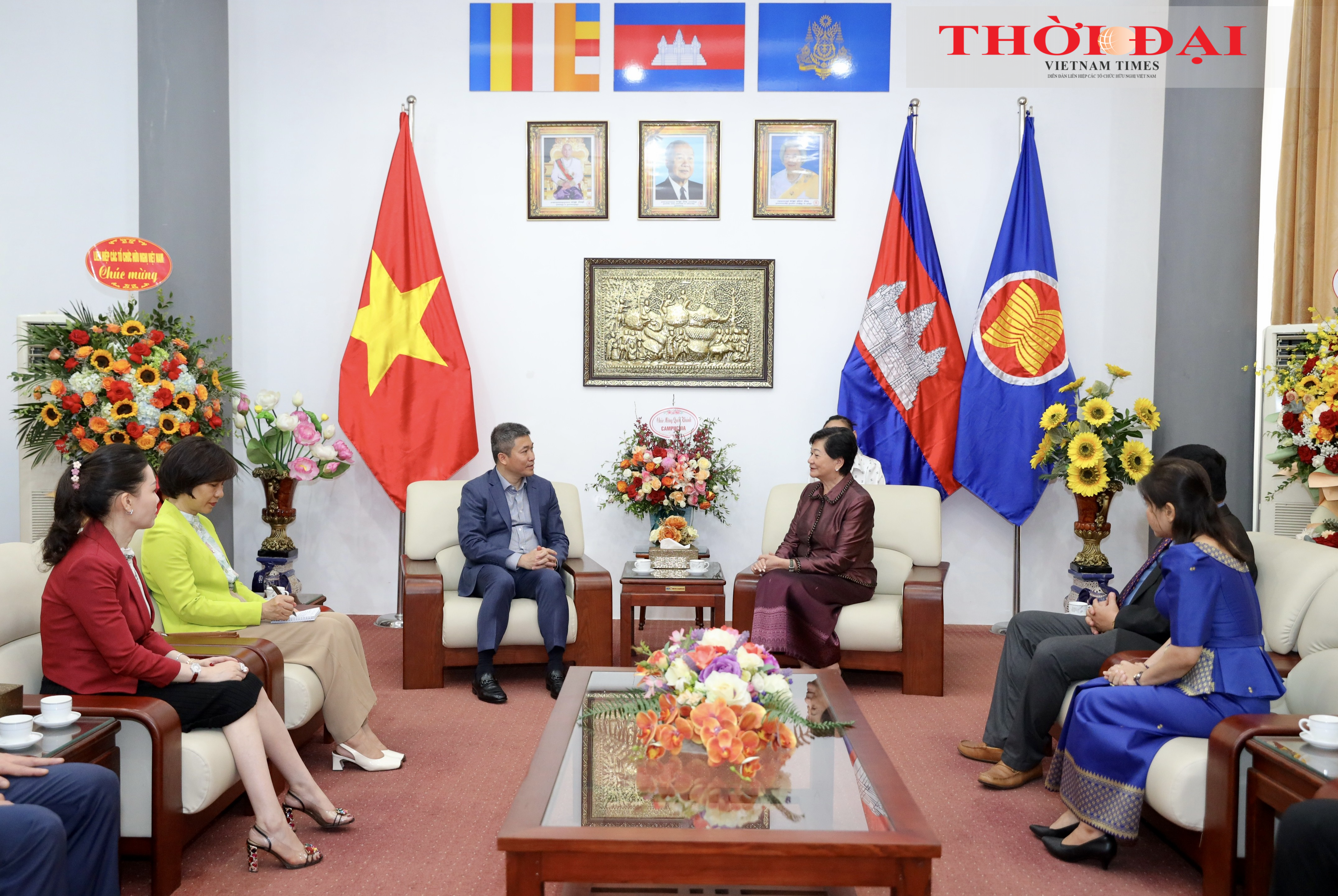 Liên hiệp các tổ chức hữu nghị Việt Nam chúc mừng Quốc khánh Campuchia Liên hiệp các tổ chức hữu nghị Việt Nam chúc mừng Quốc khánh Campuchia
