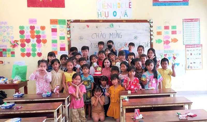 Thắp sáng tiếng Việt cho thế hệ trẻ Việt kiều tại Campuchia Tiếng Việt - nền tảng gắn kết thế hệ kiều bào trẻ ở Campuchia với cội nguồn