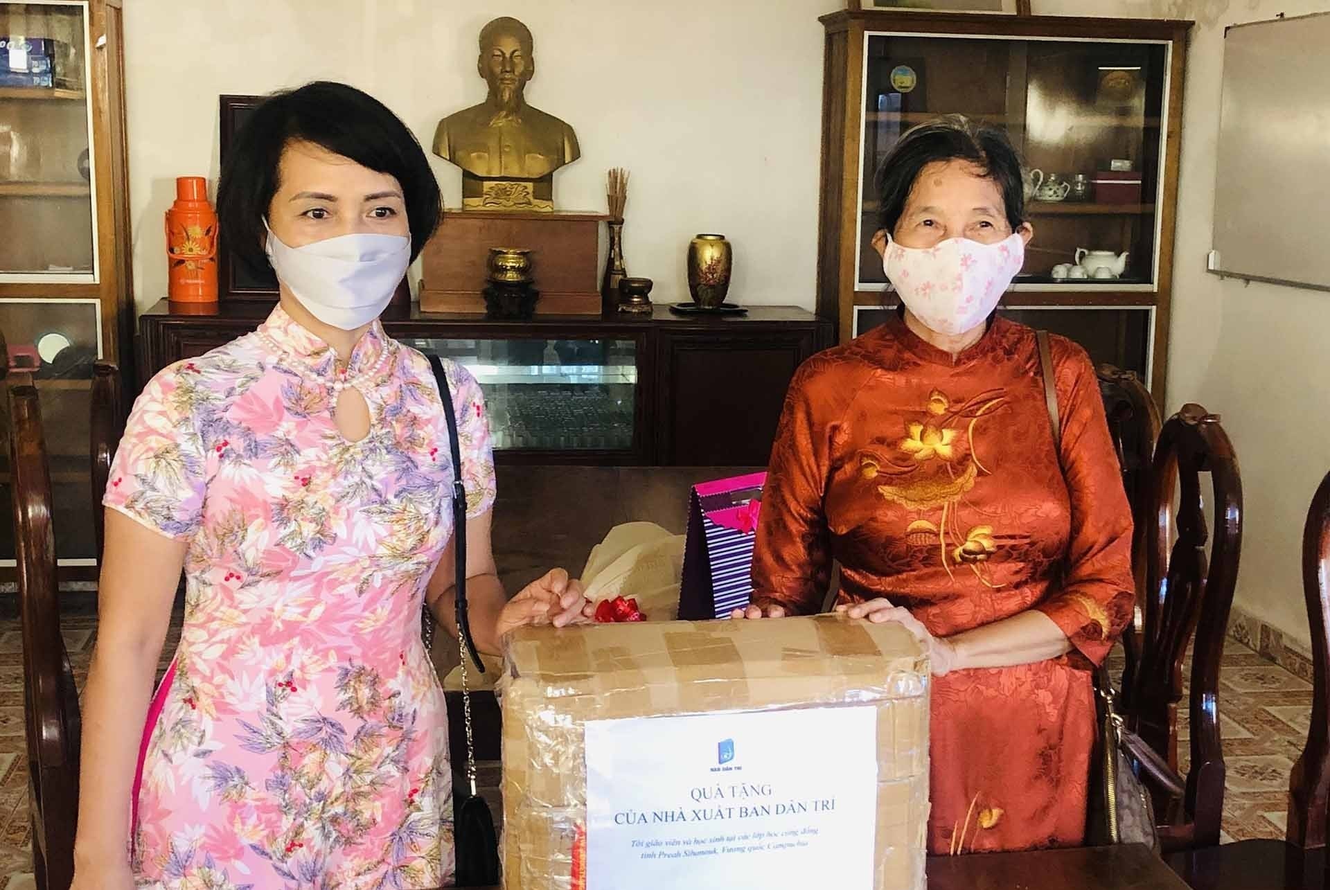 Thắp sáng tiếng Việt cho thế hệ trẻ Việt kiều tại Campuchia Tiếng Việt - nền tảng gắn kết thế hệ kiều bào trẻ ở Campuchia với cội nguồn