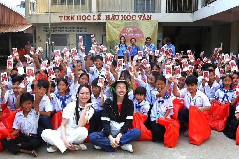 Thắp sáng tiếng Việt cho thế hệ trẻ Việt kiều tại Campuchia Tiếng Việt - nền tảng gắn kết thế hệ kiều bào trẻ ở Campuchia với cội nguồn
