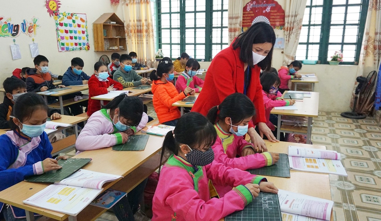 Học sinh Lào Cai được miễn toàn bộ học phí năm học 2024-2025 Học sinh Lào Cai được miễn toàn bộ học phí năm học 2024-2025
