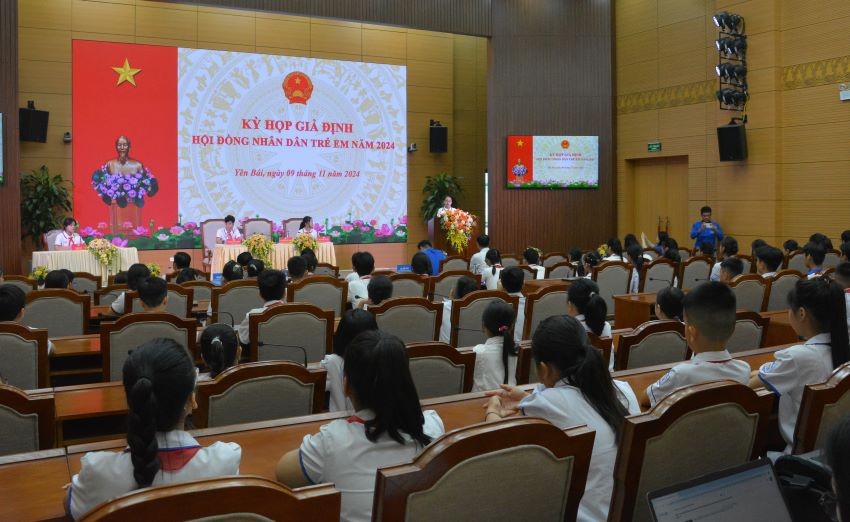 Kỳ họp giả định Hội đồng Nhân dân trẻ em tại tỉnh Yên Bái. (Ảnh: yenbai.gov.vn) Kỳ họp giả định Hội đồng Nhân dân trẻ em tại tỉnh Yên Bái. (Ảnh: yenbai.gov.vn)