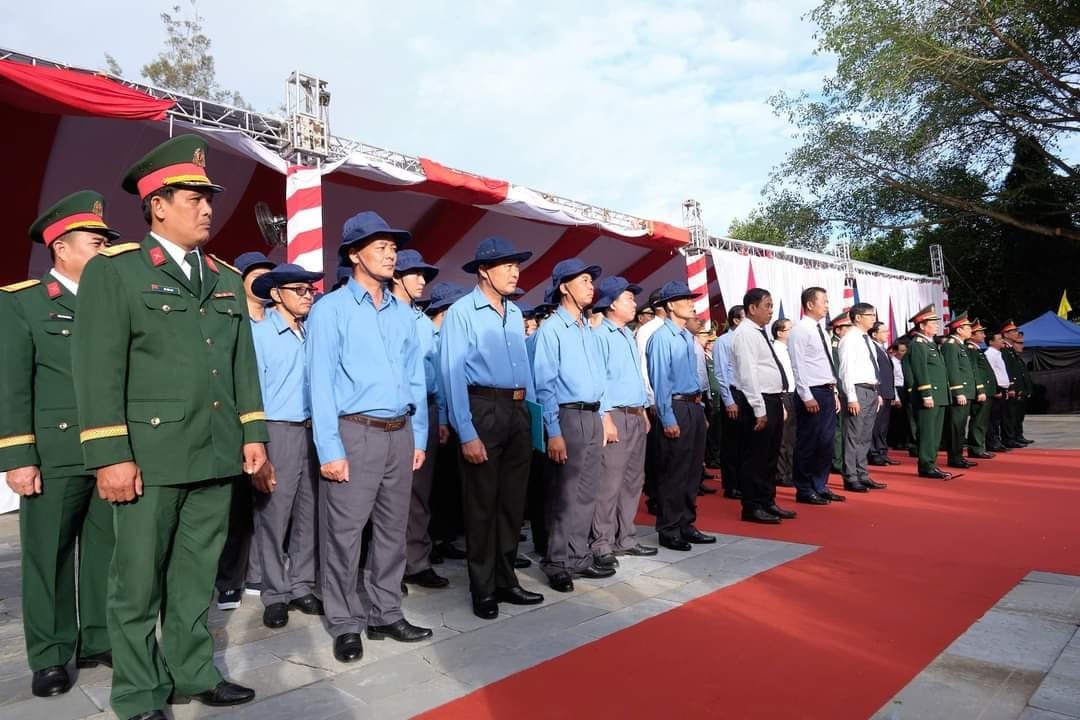 Lễ xuất quân giao nhiệm vụ cho các Đội chuyên trách tìm kiếm, quy tập hài cốt liệt sĩ Quân tình nguyện và chuyên gia Việt Nam hy sinh tại Campuchia trong giai đoạn XXIV (mùa khô 2024-2025), ngày 7/11/2024. (Ảnh: Khắc Hải) Lễ xuất quân giao nhiệm vụ cho các Đội chuyên trách tìm kiếm, quy tập hài cốt liệt sĩ Quân tình nguyện và chuyên gia Việt Nam hy sinh tại Campuchia trong giai đoạn XXIV (mùa khô 2024-2025), ngày 7/11/2024. (Ảnh: Khắc Hải)