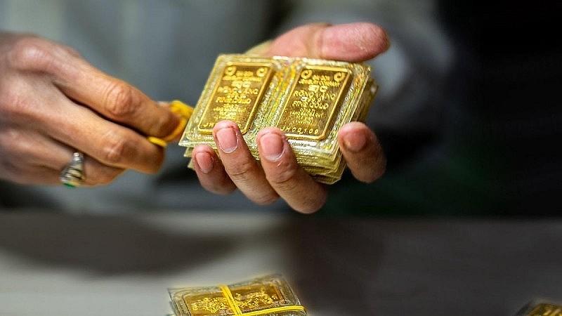 Giá vàng SJC tiếp tục giảm, USD ngân hàng tăng kịch trần Giá vàng SJC tiếp tục giảm, USD ngân hàng tăng kịch trần