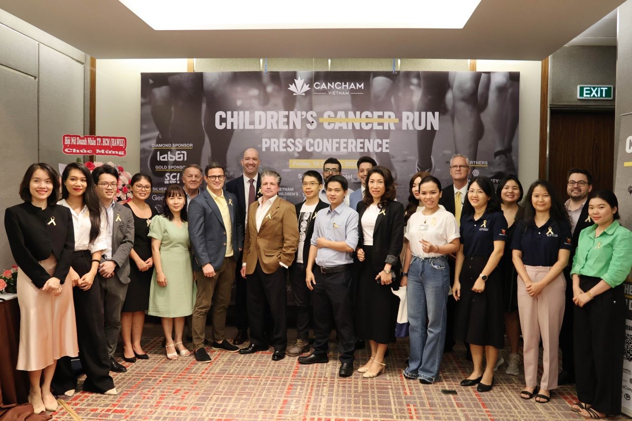At a press conference on October 18, 2024, the Canadian Chamber of Commerce in Vietnam (CanCham Vietnam) proudly announced details of the upcoming Children’s Cancer Run 2024. Taking place on November 17, 2024, at The Global City, Thu Duc, Ho Chi Minh City, the annual event raises critical funds and awareness for children in Vietnam fighting cancer. Representatives from CanCham Vietnam, VinaCapital Foundation, Vietnam Children’s Fund Social Enterprise, Lab67, and other sponsors emphasized the importance of community involvement in this life-saving cause.