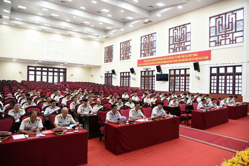 Các đại biểu dự nghe quán triệt nội dung kiểm tra. Các đại biểu dự nghe quán triệt nội dung kiểm tra.