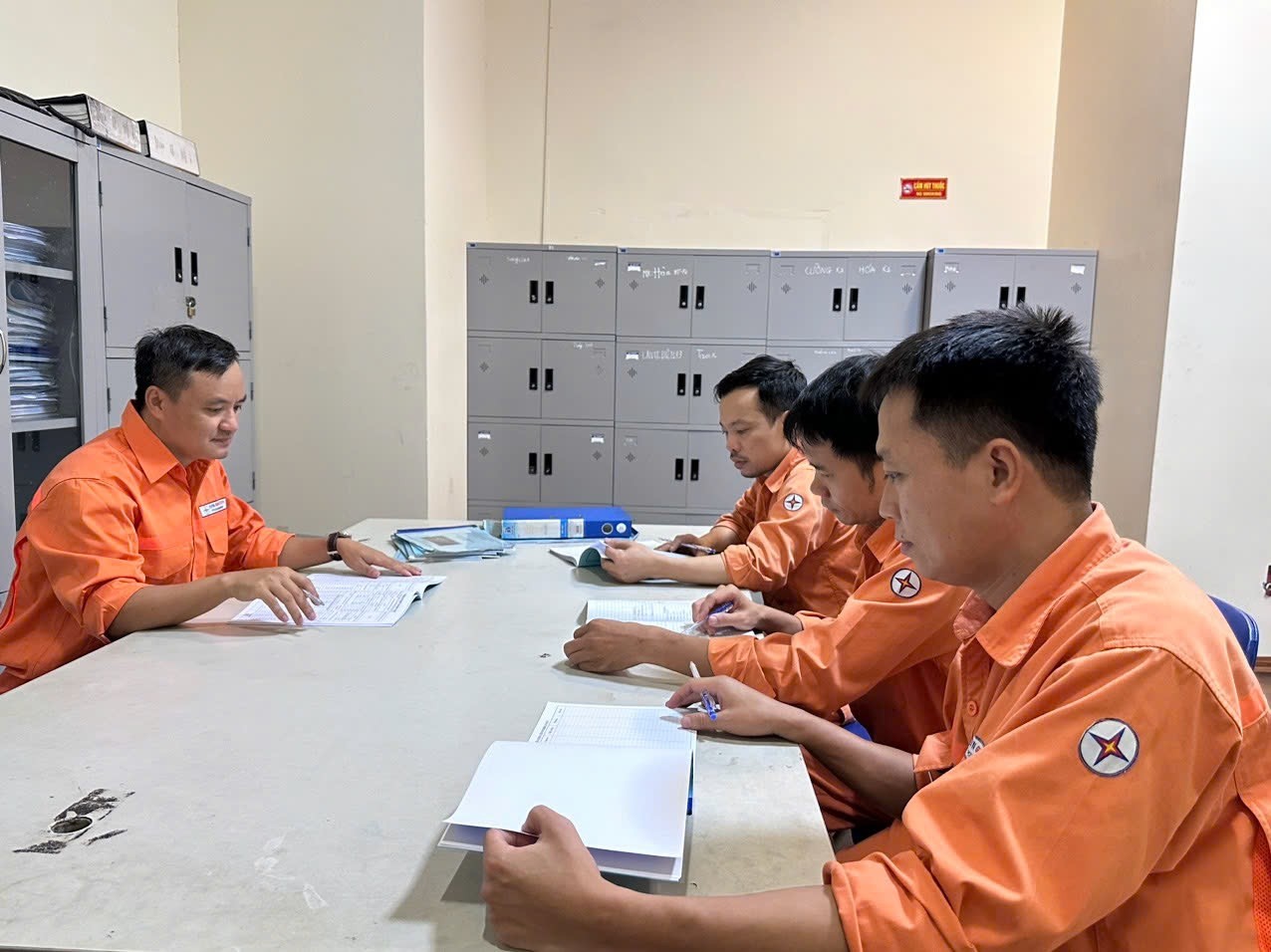 Công ty cổ phần Nhiệt điện Quảng Ninh: Phát triển đội ngũ giảng viên nội bộ để nâng cao hiệu quả đào tạo nguồn nhân lực Công ty cổ phần Nhiệt điện Quảng Ninh: Phát triển đội ngũ giảng viên nội bộ để nâng cao hiệu quả đào tạo nguồn nhân lực