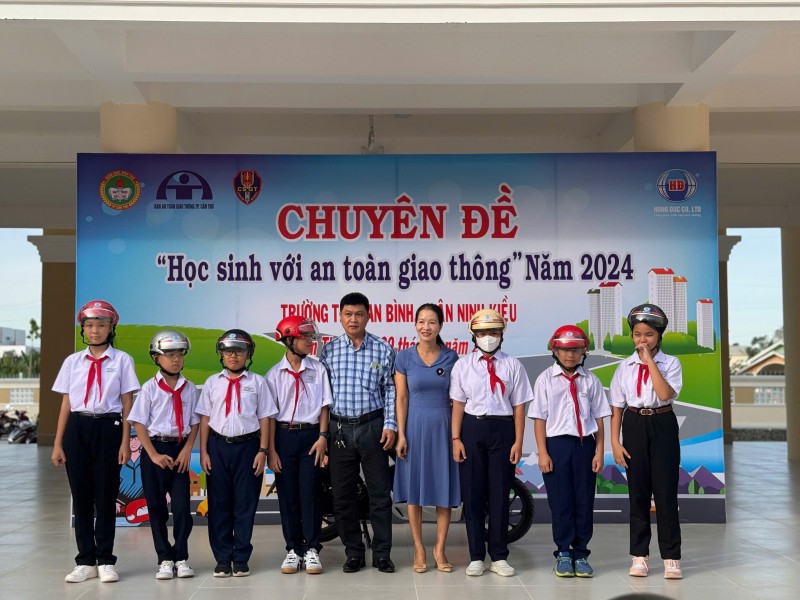 Cần Thơ phối hợp triển khai chương trình “Giữ trọn ước mơ”, “Tôi yêu Việt Nam” Cần Thơ phối hợp triển khai chương trình “Giữ trọn ước mơ”, “Tôi yêu Việt Nam”