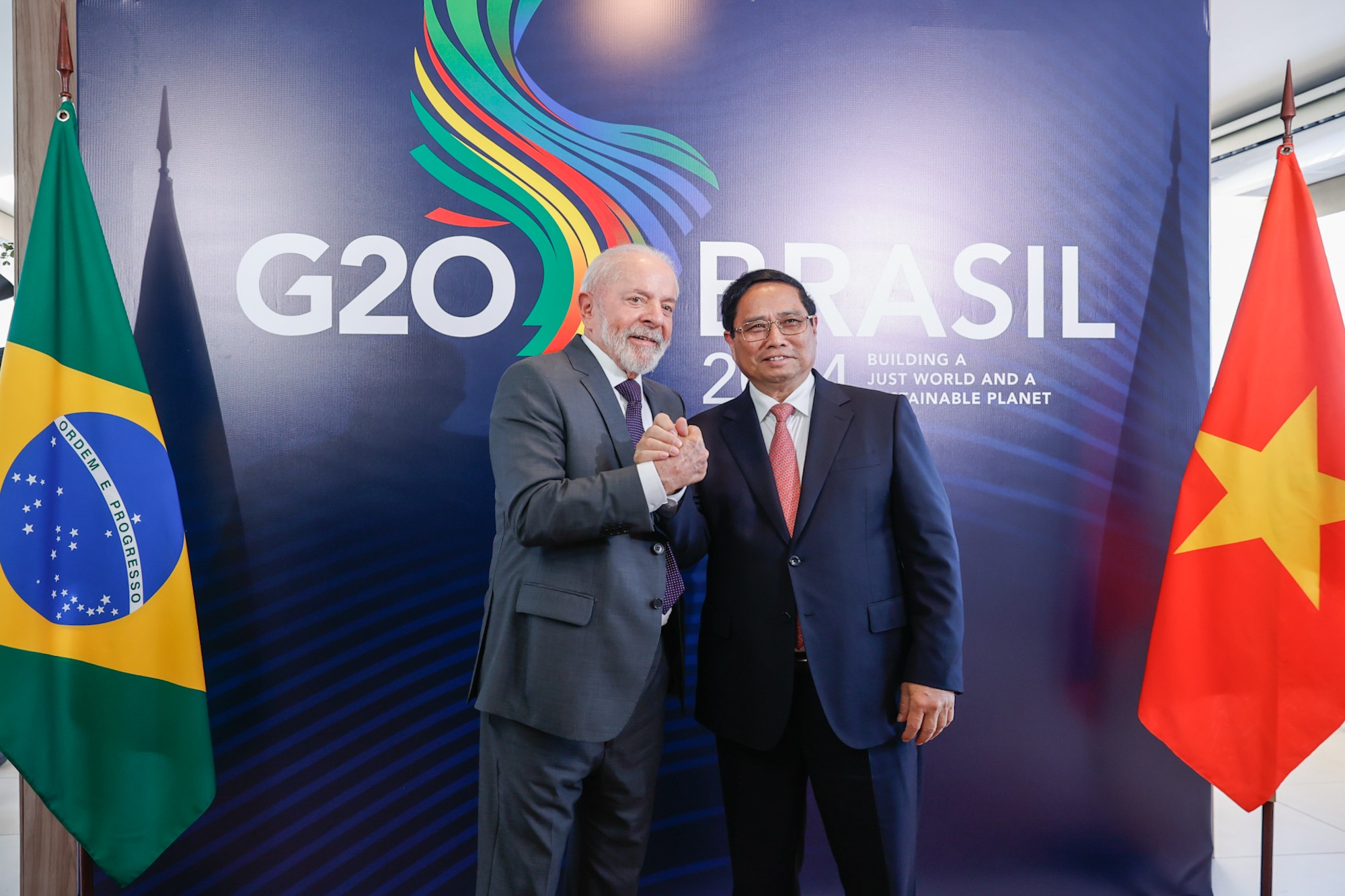 Thủ tướng Chính phủ Phạm Minh Chính và Tổng thống Brazil Luiz Inácio Lula da Silva trước hội đàm. (Ảnh: Báo Chính phủ)