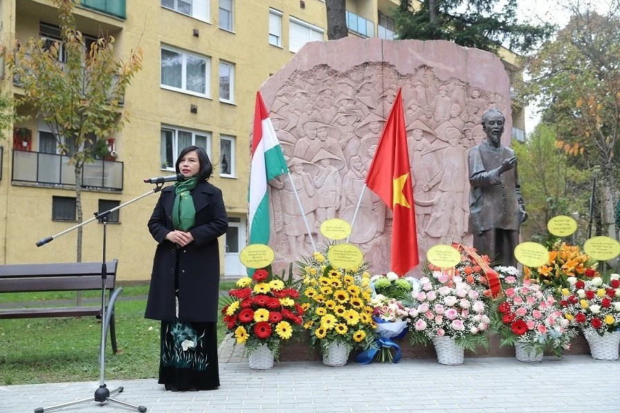Restoration of the Ho Chi Minh Monument Park in Zalaegerszeg City Restoration of the Ho Chi Minh Monument Park in Zalaegerszeg City