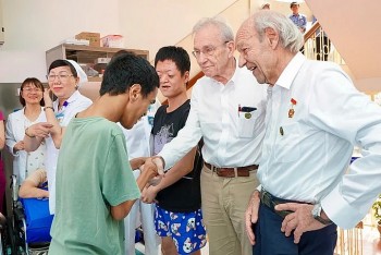 Hai người bạn Thụy Sĩ: sẽ tiếp tục hành trình vì công lý