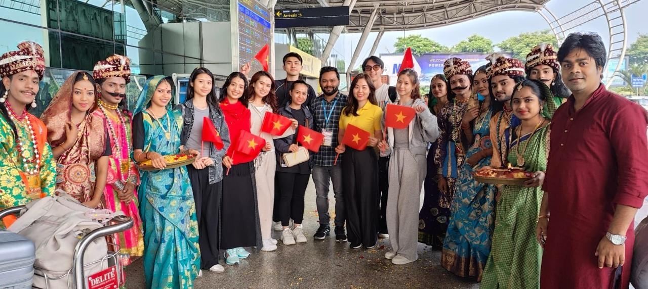 The visit, coordinated by the Swami Vivekananda Cultural Centre (SVCC) in Hanoi, highlights the strong cultural ties between Vietnam and India. The Odisha state government, in collaboration with India’s Ministry of External Affairs, is hosting the Vietnamese delegation as part of the festival's vibrant cultural exchange.  Bali Yatra, celebrating the historical maritime links between India and Southeast Asia, offers a platform for the Vietnamese artists to showcase their rich dance heritage. Their performances are expected to deepen mutual understanding and strengthen the enduring friendship between the two nations.