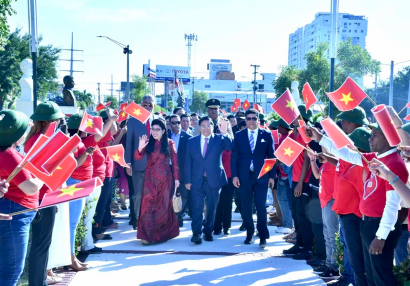 Thủ tướng Phạm Minh Chính dự lễ khánh thành tôn tạo Tượng đài Chủ tịch Hồ Chí Minh tại Thủ đô Santo Domingo Thủ tướng Phạm Minh Chính dự lễ khánh thành tôn tạo Tượng đài Chủ tịch Hồ Chí Minh tại Thủ đô Santo Domingo