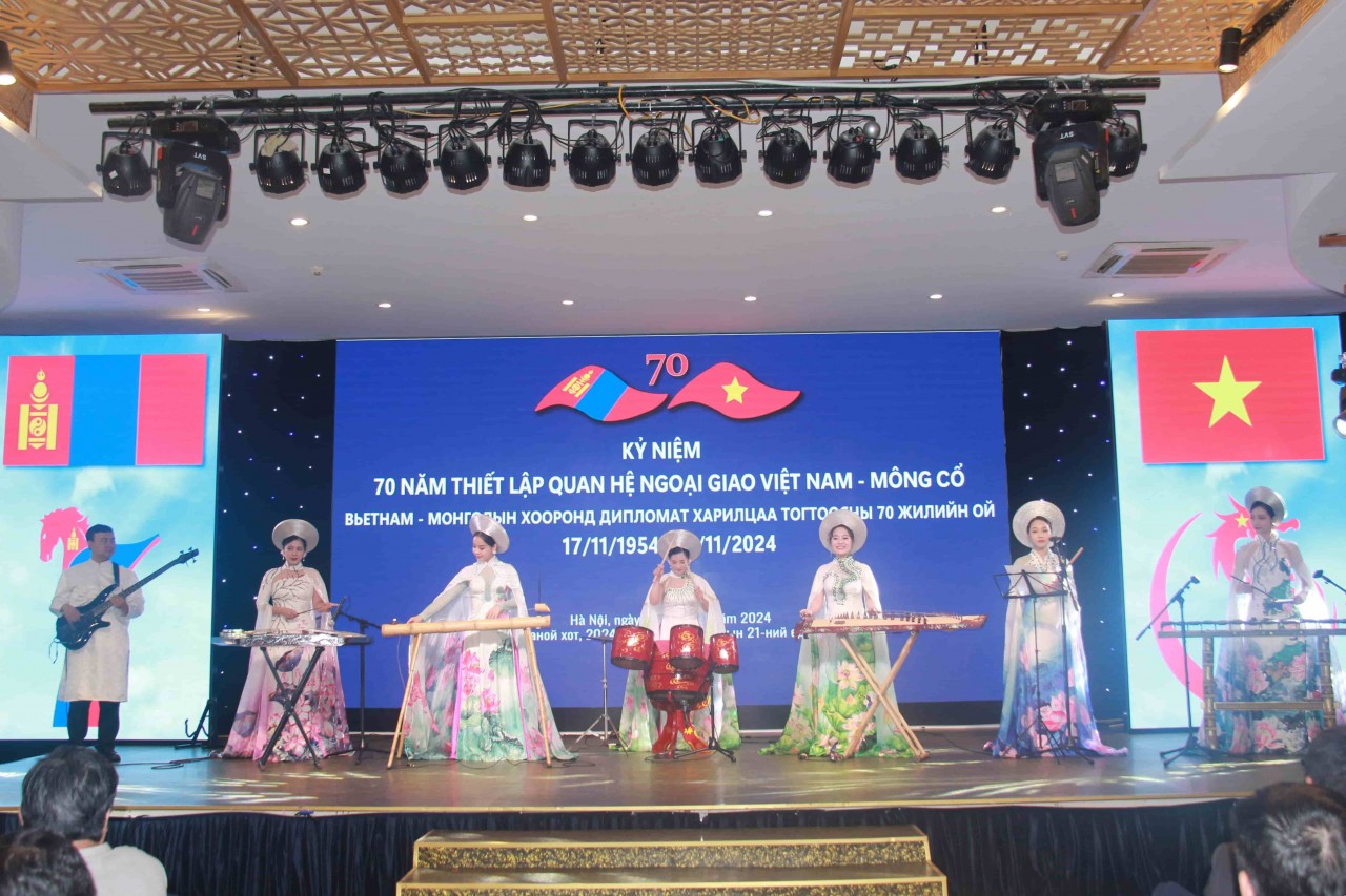 a ceremony to commemorate the 70th anniversary of diplomatic relations between Vietnam and Mongolia (November 17, 1954 - November 17, 2024) a ceremony to commemorate the 70th anniversary of diplomatic relations between Vietnam and Mongolia (November 17, 1954 - November 17, 2024)