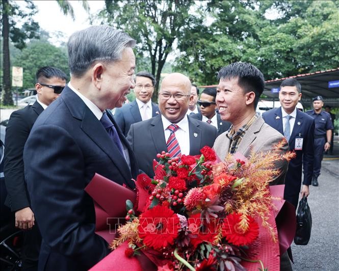 Tổng Bí thư Tô Lâm phát biểu chính sách tại Trường Đại học quốc gia Malaya Tổng Bí thư Tô Lâm phát biểu chính sách tại Trường Đại học quốc gia Malaya