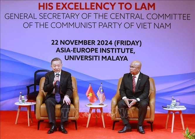 Tổng Bí thư Tô Lâm phát biểu chính sách tại Trường Đại học quốc gia Malaya Tổng Bí thư Tô Lâm phát biểu chính sách tại Trường Đại học quốc gia Malaya