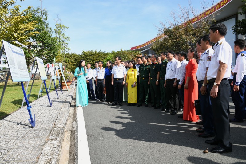 Tình yêu và những hiểu biết sâu sắc về biển đảo quê hương từ triển lãm Hoàng Sa, Trường Sa Tình yêu và những hiểu biết sâu sắc về biển đảo quê hương từ triển lãm Hoàng Sa, Trường Sa