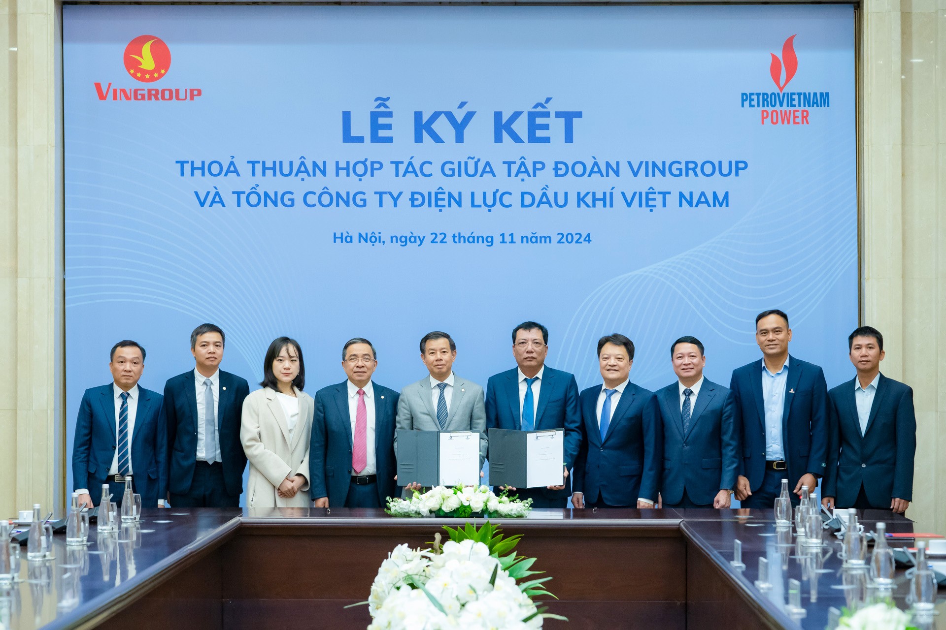 Tập đoàn Vingroup và Tổng công ty Điện lực dầu khí Việt Nam hợp tác phát triển hạ tầng năng lượng xanh Tập đoàn Vingroup và Tổng công ty Điện lực dầu khí Việt Nam hợp tác phát triển hạ tầng năng lượng xanh