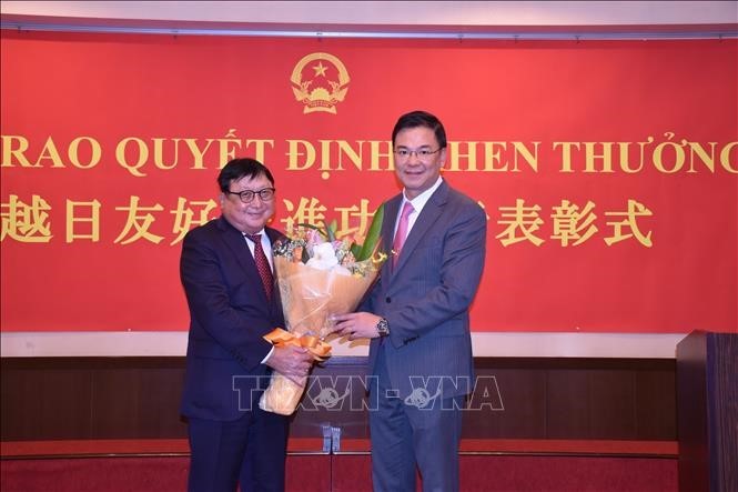 Vietnam Honours Japan’s Sojitz, Sumitomo Corporations Vietnam Honours Japan’s Corporations for their Contributions to Bilateral Friendship