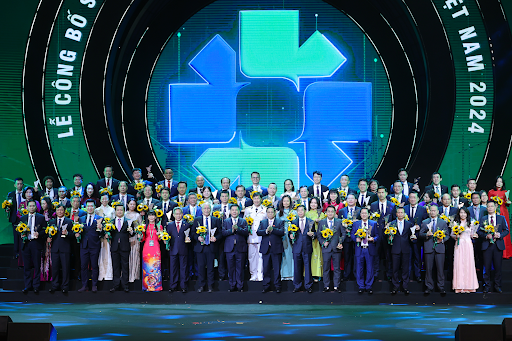 Thủ tướng Chính phủ Phạm Minh Chính chụp ảnh cùng đại diện các doanh nghiệp có sản phẩm đạt Thương hiệu quốc gia Việt Nam năm 2024 - Ảnh: Nhân Dân Thủ tướng Chính phủ Phạm Minh Chính chụp ảnh cùng đại diện các doanh nghiệp có sản phẩm đạt Thương hiệu quốc gia Việt Nam năm 2024 - Ảnh: Nhân Dân