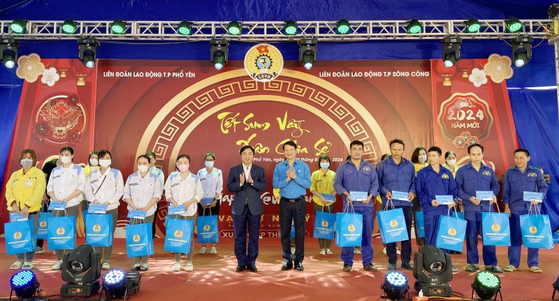 LĐLĐ tỉnh Thái Nguyên: Tổ chức các hoạt động chăm lo dịp Tết Nguyên đán Ất Tỵ 2025 LĐLĐ tỉnh Thái Nguyên: Tổ chức các hoạt động chăm lo dịp Tết Nguyên đán Ất Tỵ 2025