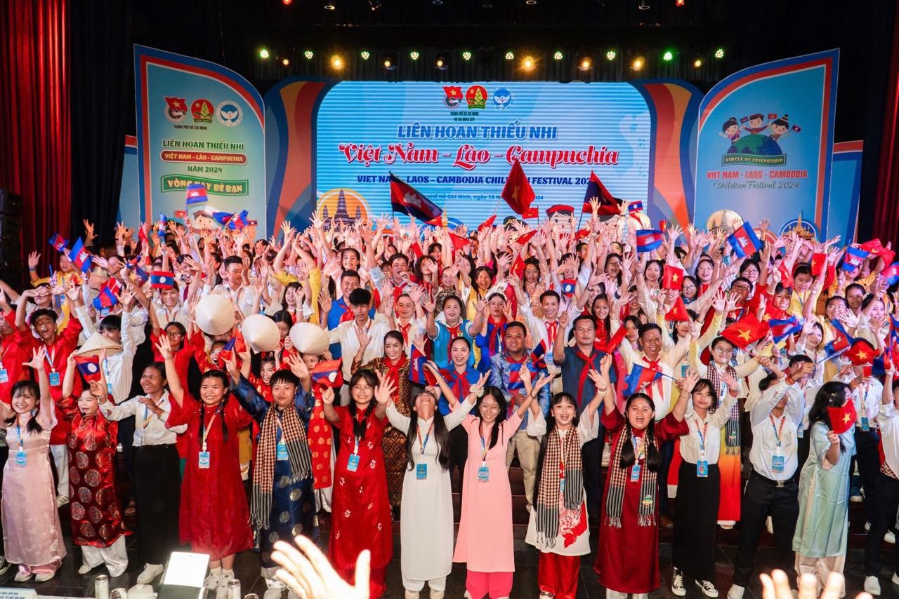 bế mạc Liên hoan thiếu nhi 3 nước Việt Nam - Lào - Campuchia năm 2024 bế mạc Liên hoan thiếu nhi 3 nước Việt Nam - Lào - Campuchia năm 2024