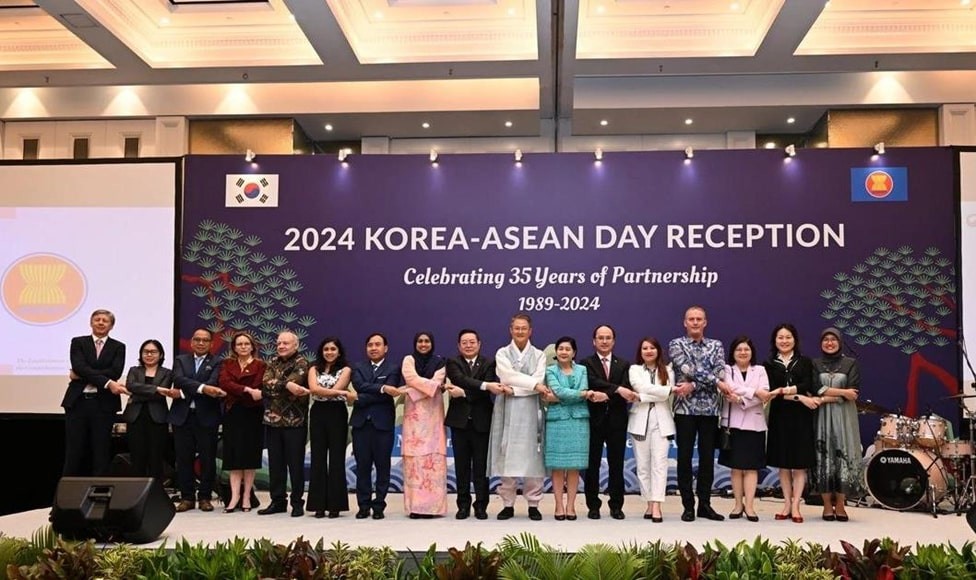 The 35th anniversary of ASEAN-RoK relations. The 35th anniversary of ASEAN-RoK relations.