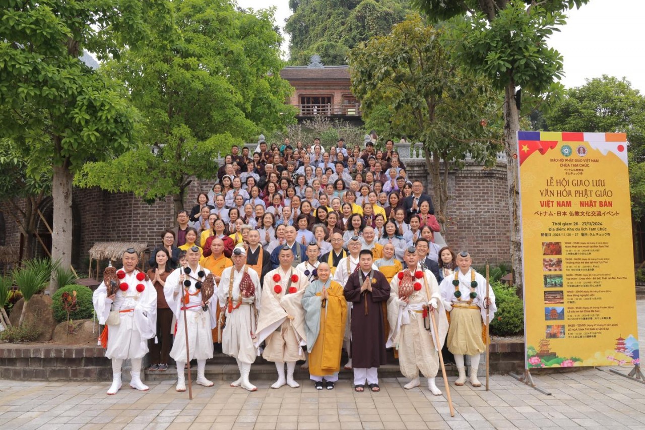 On the morning of November 27, at Tam Chuc Tourist Area (Ba Sao town, Kim Bang district), Tam Chuc Pagoda coordinated with the Vietnamese Buddhist Association in Japan to organize the opening ceremony of the Vietnam - Japan Buddhist Cultural Exchange Festival. 