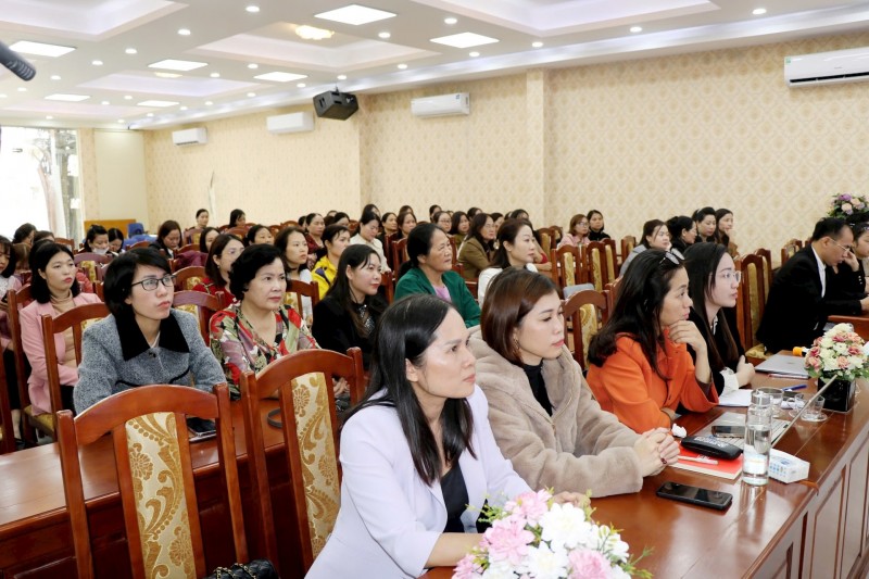 Khai thác ứng dụng trí tuệ thông minh hỗ trợ phụ nữ khởi nghiệp Khai thác ứng dụng trí tuệ thông minh hỗ trợ phụ nữ khởi nghiệp