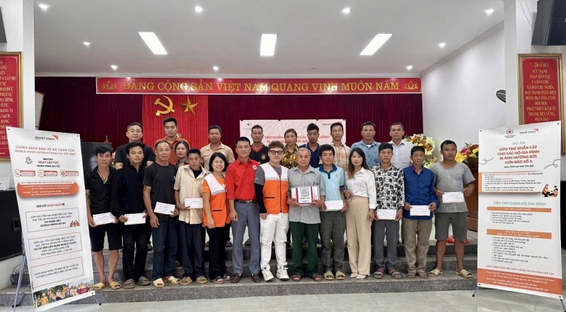 WVI hỗ trợ hộ gia đình bị ảnh hưởng bởi bão số 3 tại huyện Bá Thước (Thanh Hóa) WVI hỗ trợ hộ gia đình bị ảnh hưởng bởi bão số 3 tại huyện Bá Thước (Thanh Hóa)