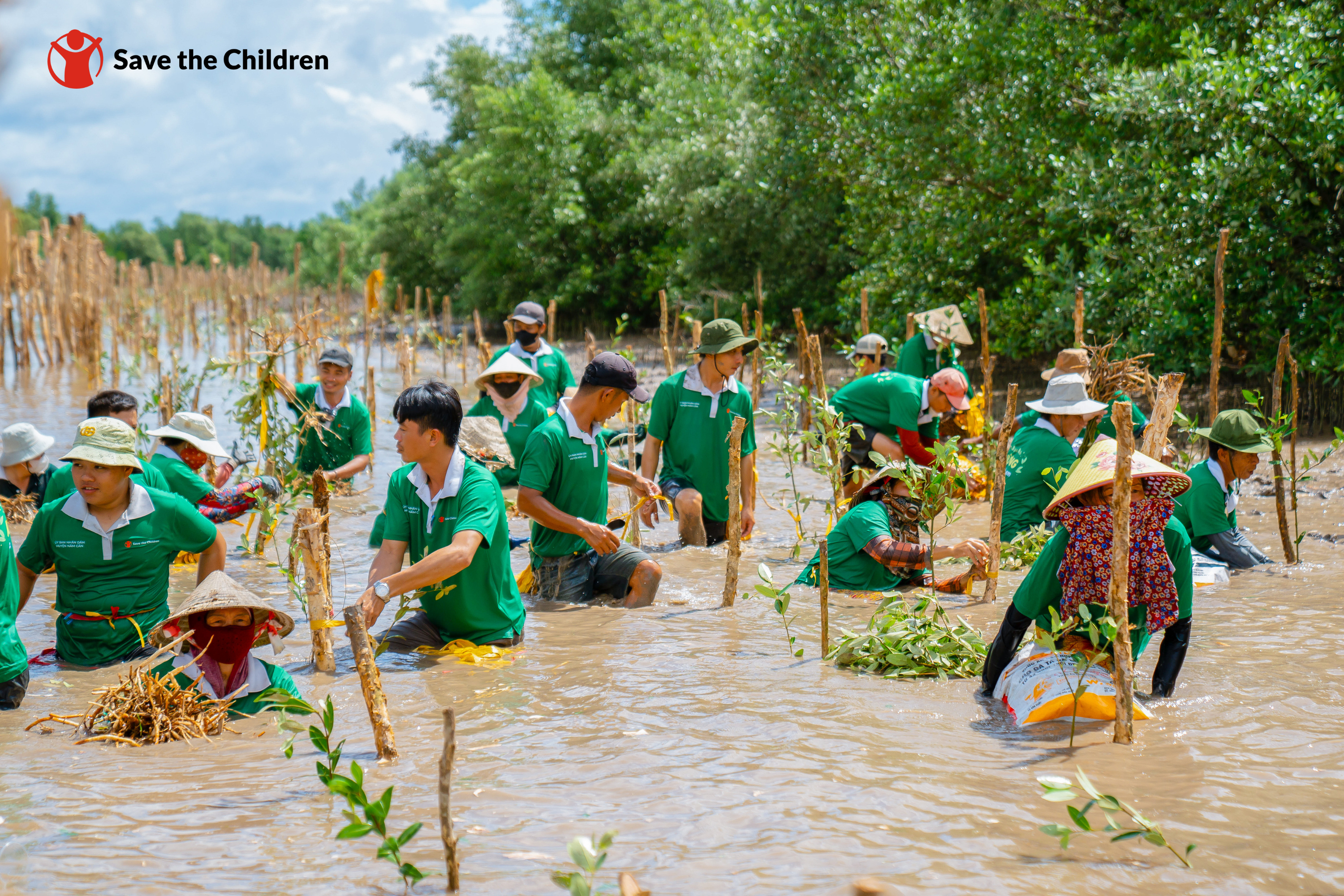 Hành trình 35 năm Tổ chức Cứu trợ Trẻ em tại Việt Nam: Không ngừng thay đổi và phát triển vì trẻ em Việt Hành trình 35 năm Tổ chức Cứu trợ Trẻ em tại Việt Nam: Không ngừng thay đổi và phát triển vì trẻ em Việt