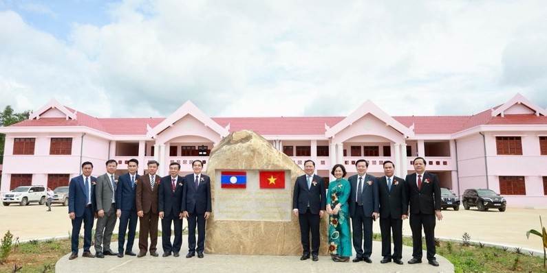 Vốn viện trợ của Việt Nam đóng góp quan trọng vào sự phát triển của Lào Vốn viện trợ của Việt Nam đóng góp quan trọng vào sự phát triển của Lào
