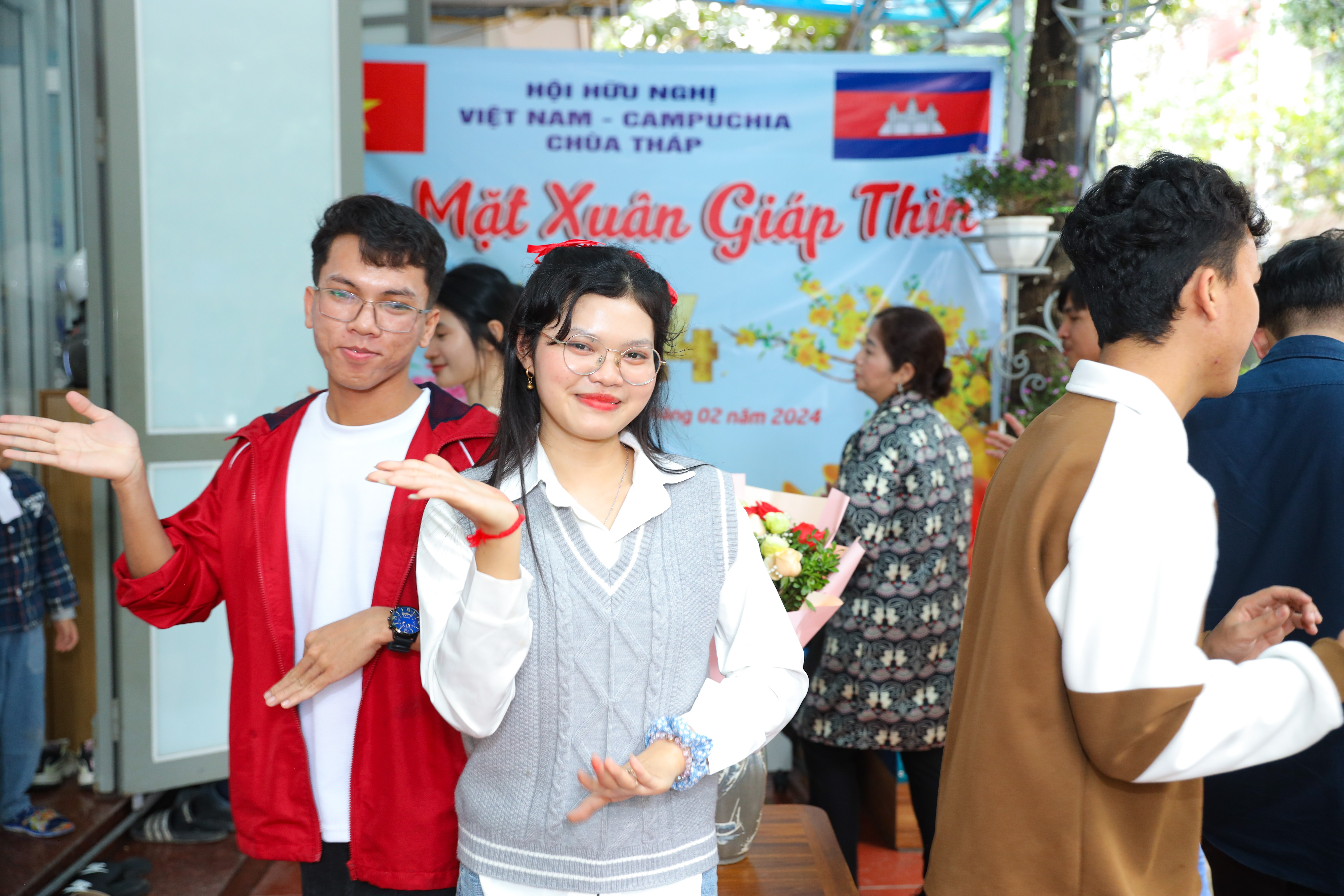 Âm nhạc nối tình đoàn kết nhân dân Việt Nam - Campuchia Âm nhạc bắc cầu tình cảm nhân dân Việt Nam - Campuchia