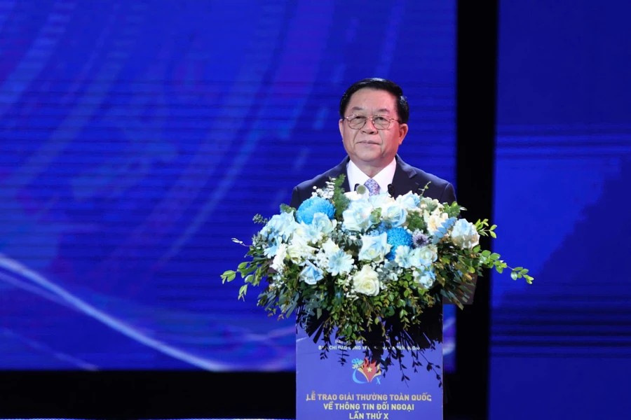 Trưởng Ban Tuyên giáo Trung ương Nguyễn Trọng Nghĩa phát biểu tại Lễ trao giải. (Ảnh: TTXVN) Trưởng Ban Tuyên giáo Trung ương Nguyễn Trọng Nghĩa phát biểu tại Lễ trao giải. (Ảnh: TTXVN)
