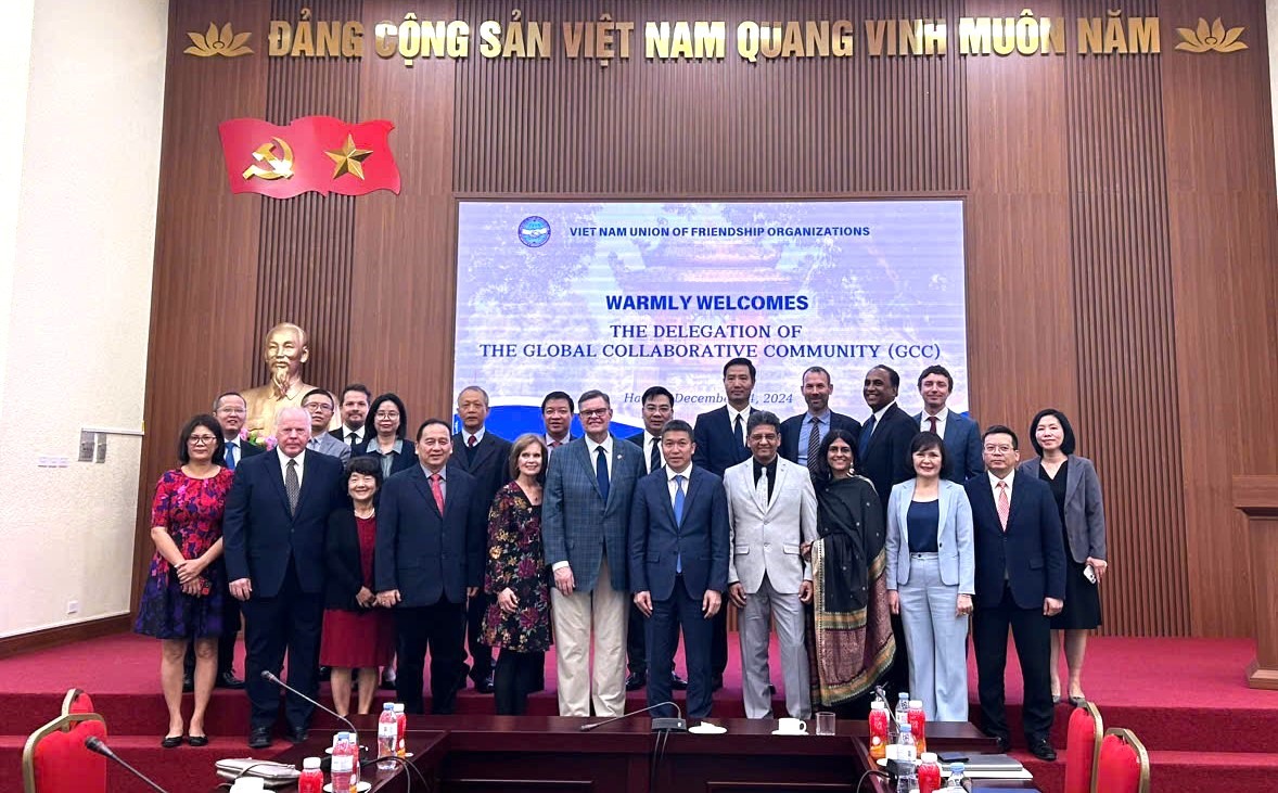 Chủ tịch VUFO Phan Anh Sơn tiếp đoàn Mục sư Tin Lành quốc tế Chủ tịch VUFO Phan Anh Sơn tiếp đoàn Mục sư Tin Lành quốc tế