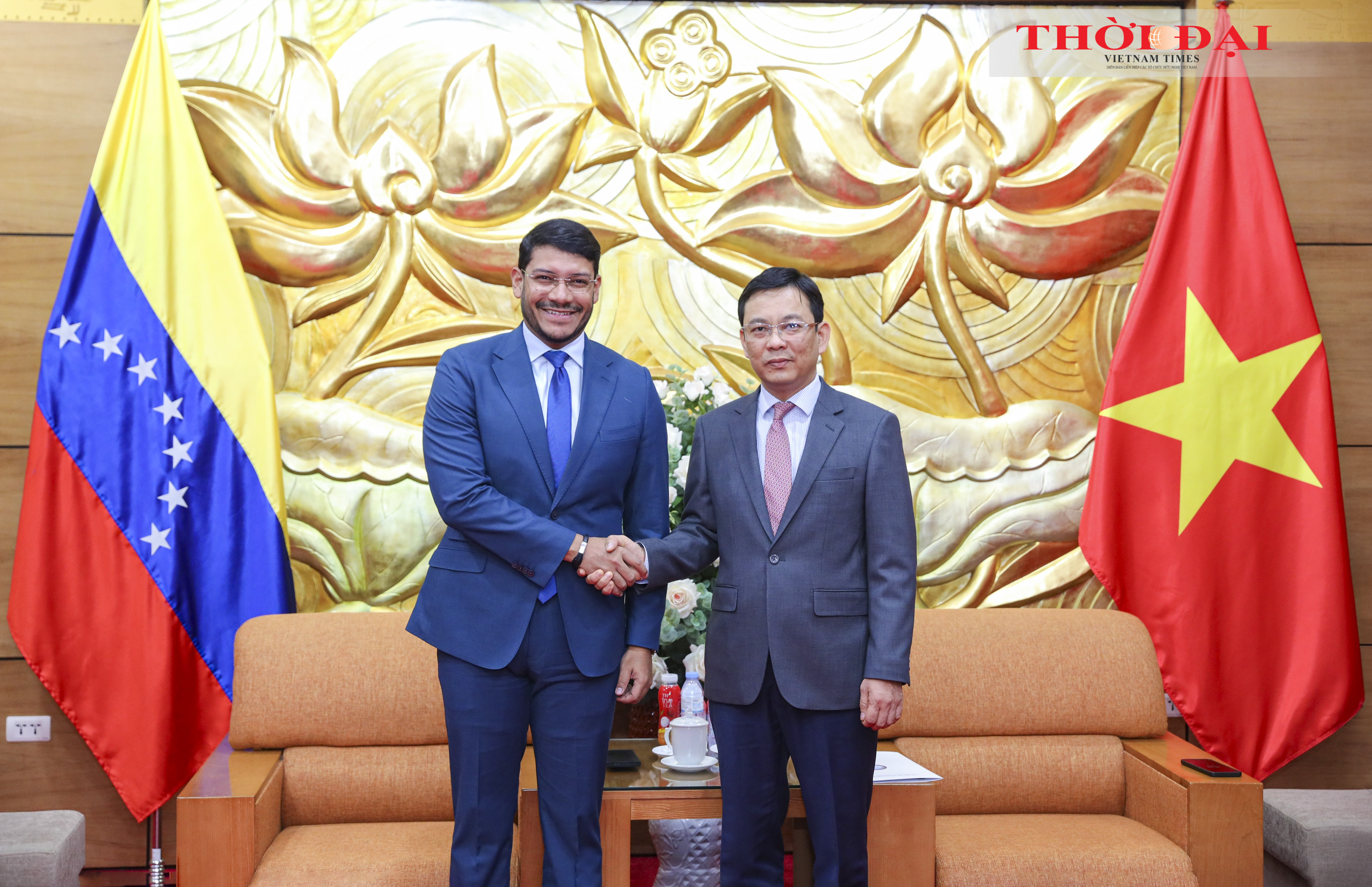 Phó Chủ tịch Liên hiệp các tổ chức hữu nghị Việt Nam Đồng Huy Cương tiếp ông Rander Pena, Ủy viên Trung ương Đảng, Phó Chủ tịch phụ trách đối ngoại Đảng Xã hội chủ nghĩa thống nhất Venezuela. (Ảnh: Đinh Hòa) Phó Chủ tịch Liên hiệp các tổ chức hữu nghị Việt Nam Đồng Huy Cương tiếp ông Rander Pena, Ủy viên Trung ương Đảng, Phó Chủ tịch phụ trách đối ngoại Đảng Xã hội chủ nghĩa thống nhất Venezuela. (Ảnh: Đinh Hòa)