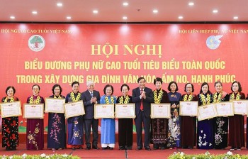 Biểu dương 291 phụ nữ cao tuổi tiêu biểu toàn quốc