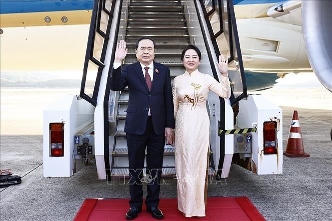 Đưa quan hệ Việt Nam - Singapore, Việt Nam - Nhật Bản phát triển ngày càng sâu rộng và hiệu quả Đưa quan hệ Việt Nam - Singapore, Việt Nam - Nhật Bản phát triển ngày càng sâu rộng và hiệu quả