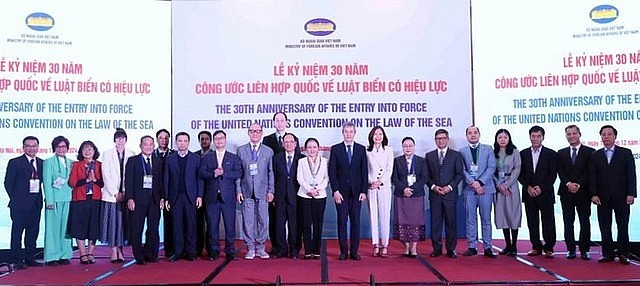 A ceremony to celebrate the 30th anniversary of the entry into force of the 1982 United Nations Convention on the Law of the Sea (UNCLOS 1982), Ha Noi, December 10, 2024 - Photo: The Ministry of Foreign Affairs. A ceremony to celebrate the 30th anniversary of the entry into force of the 1982 United Nations Convention on the Law of the Sea (UNCLOS 1982), Ha Noi, December 10, 2024 - Photo: The Ministry of Foreign Affairs.