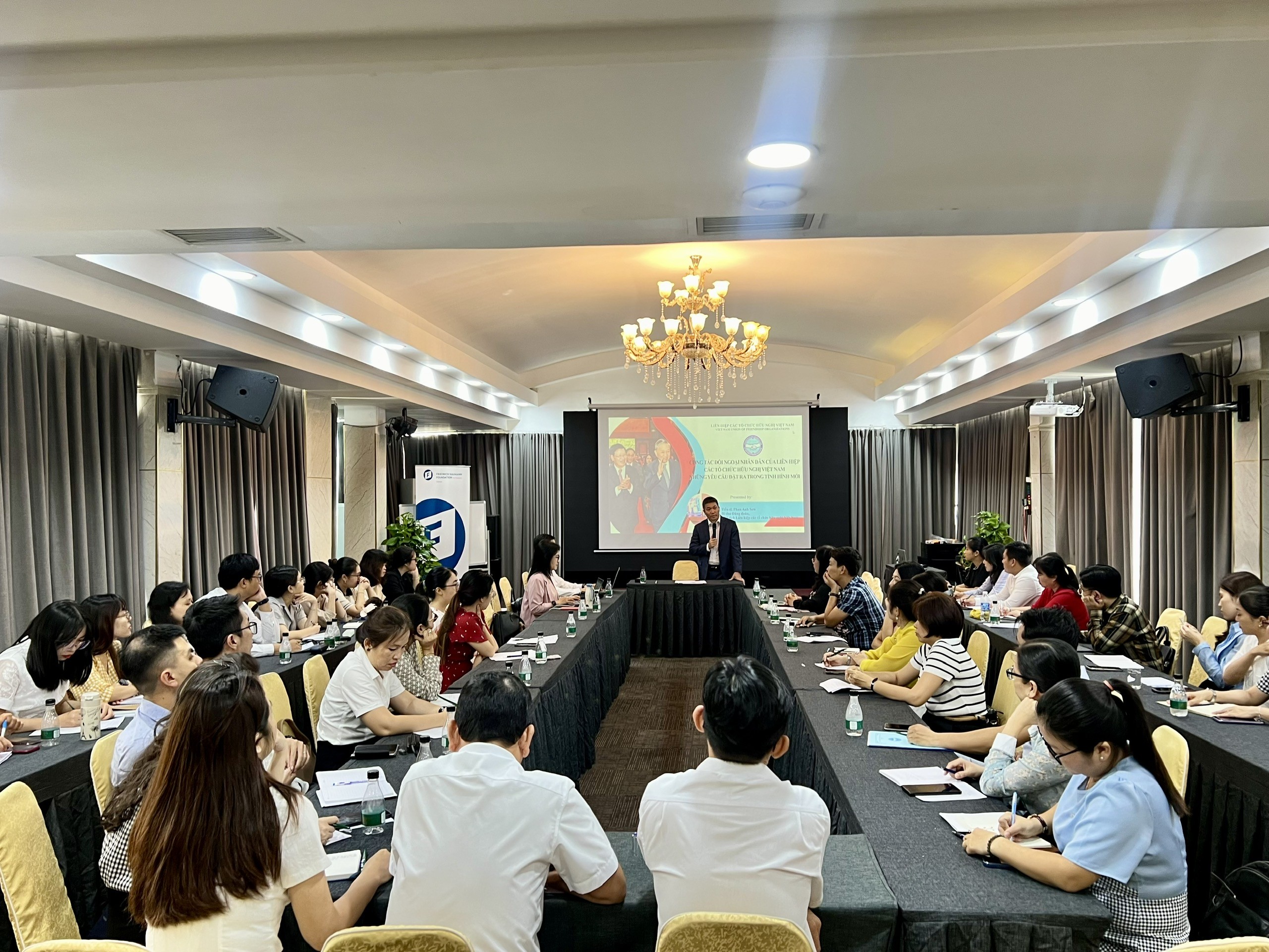 Chủ tịch Liên hiệp các tổ chức hữu nghị Việt Nam Phan Anh Sơn tập huấn cho cán bộ Liên hiệp các tổ chức hữu nghị địa phương khu vực phía Nam Chủ tịch Liên hiệp các tổ chức hữu nghị Việt Nam Phan Anh Sơn tập huấn cho cán bộ Liên hiệp các tổ chức hữu nghị địa phương khu vực phía Nam