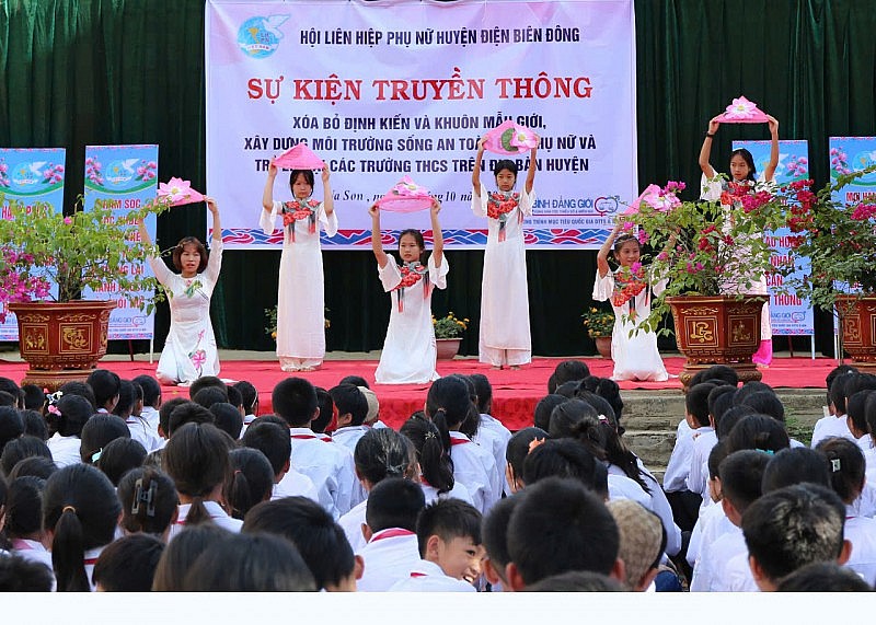 Trường Phổ thông Dân tộc bán trú Tiểu học & THCS Na Son nỗ lực nâng cao chất lượng Trường Phổ thông Dân tộc bán trú Tiểu học & THCS Na Son nỗ lực nâng cao chất lượng