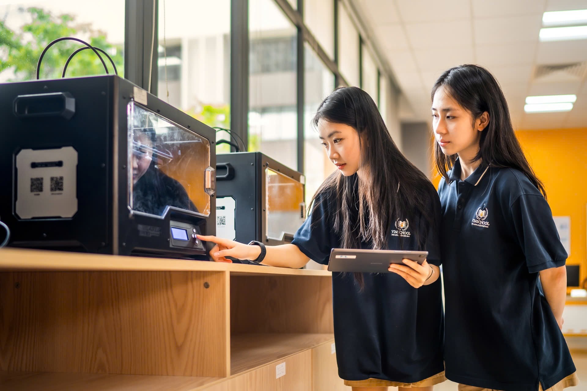 Vinschool luôn lấy học sinh làm trung tâm, 100% giáo viên nước ngoài tại Vinschool có bằng cấp sư phạm và kinh nghiệm giảng dạy quốc tế, được đào tạo về phương pháp giảng dạy chương trình Cambridge. Vinschool luôn lấy học sinh làm trung tâm, 100% giáo viên nước ngoài tại Vinschool có bằng cấp sư phạm và kinh nghiệm giảng dạy quốc tế, được đào tạo về phương pháp giảng dạy chương trình Cambridge.