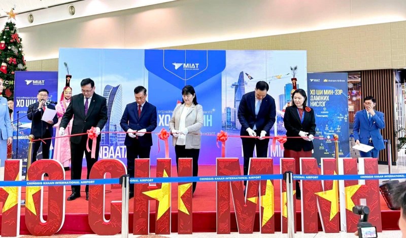 Khai trương chuyến bay thương mại Ulaanbaatar - TP.HCM và Nha Trang - Phú Quốc Khai trương chuyến bay thương mại Ulaanbaatar - TP.HCM và Nha Trang - Phú Quốc