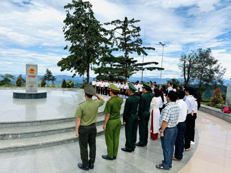 Nhiều hoạt động giao lưu vun đắp tình hữu nghị Việt - Lào Nhiều hoạt động giao lưu vun đắp tình hữu nghị Việt - Lào