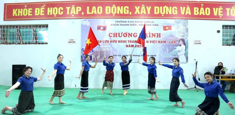 Nhiều hoạt động giao lưu vun đắp tình hữu nghị Việt - Lào Nhiều hoạt động giao lưu vun đắp tình hữu nghị Việt - Lào
