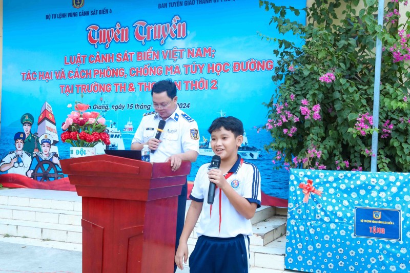 Kiên Giang: Tuyên truyền kiến thức pháp luật cho giáo viên, học sinh tại thành phố Phú Quốc Kiên Giang: Tuyên truyền kiến thức pháp luật cho giáo viên, học sinh tại thành phố Phú Quốc