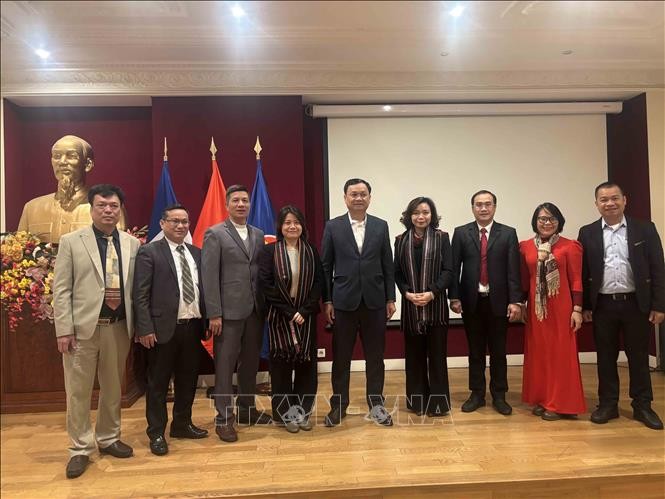 Học hỏi kinh nghiệm quốc tế trong phát triển đô thị xanh và thông minh Học hỏi kinh nghiệm quốc tế trong phát triển đô thị xanh và thông minh