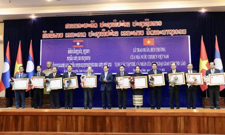 Hợp tác Việt Nam-Lào tiếp tục phát triển mạnh mẽ trên nhiều lĩnh vực Hợp tác Việt Nam-Lào tiếp tục phát triển mạnh mẽ trên nhiều lĩnh vực