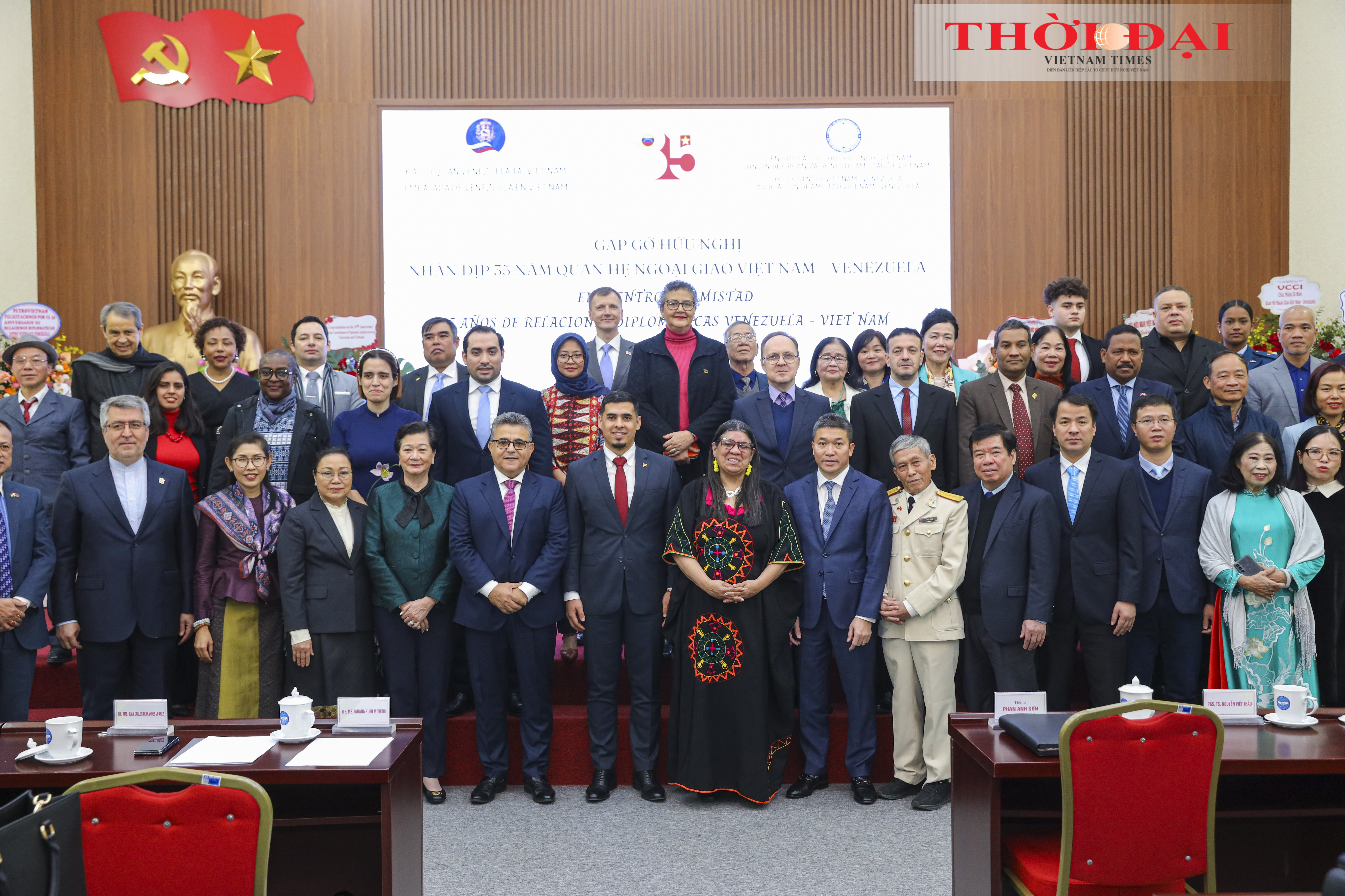 Các đại biểu chụp ảnh lưu niệm. (Ảnh: Đinh Hòa) Các đại biểu chụp ảnh lưu niệm. (Ảnh: Đinh Hòa)